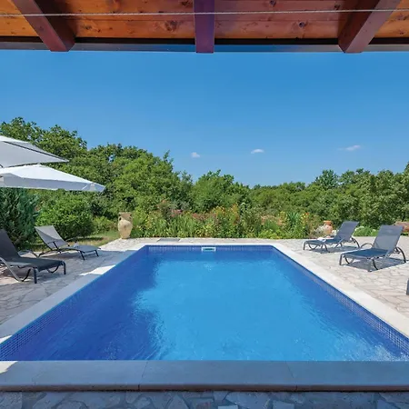 3 Bedroom Awesome In Holiday home