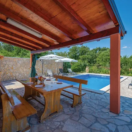 3 Bedroom Awesome In Holiday home