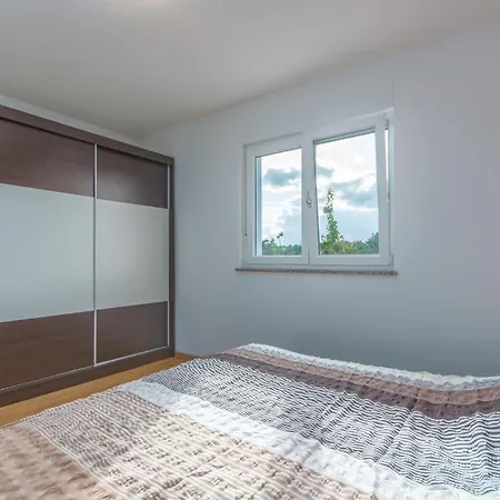 3 Bedroom Awesome In *